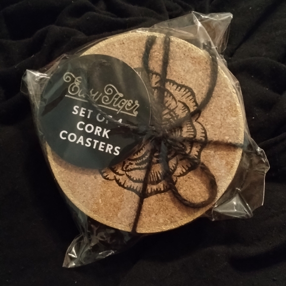 ❄️Easy Tiger Cork coasters 4pk (4 sets per purchase) - Picture 5 of 7